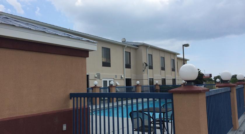 Luxury Suites Ferry Pass Exterior foto