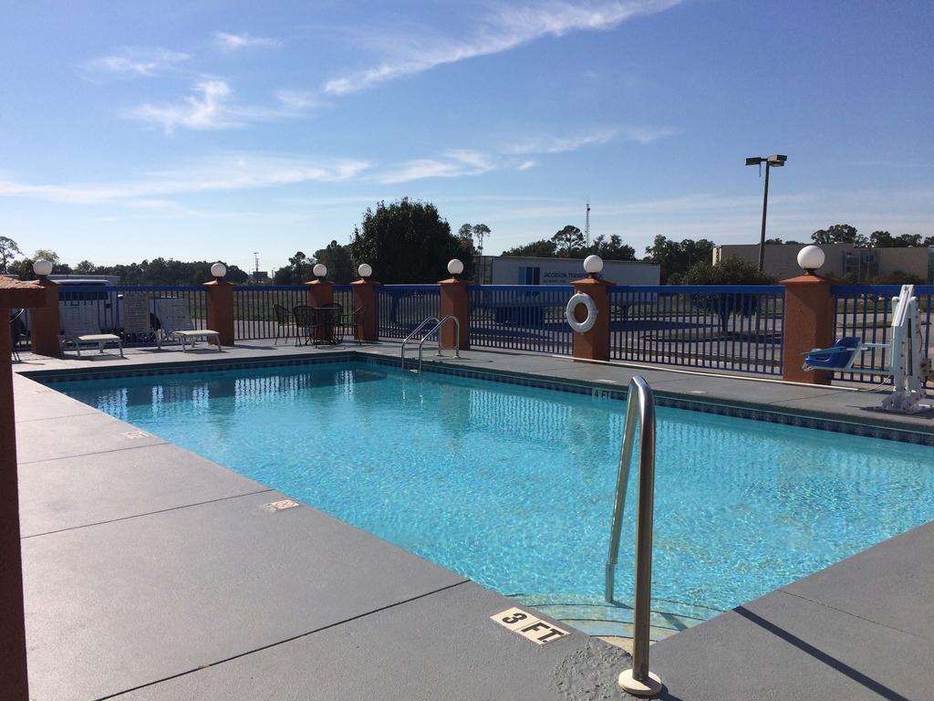 Luxury Suites Ferry Pass Exterior foto
